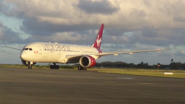 Boeing 787-9 Dreamliner (G-VNYL)