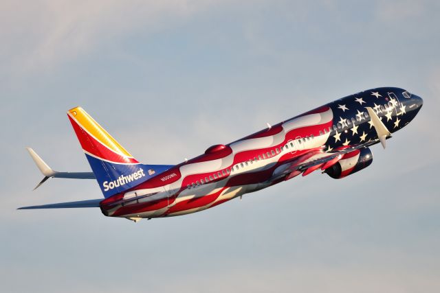 Boeing 737-800 (N500WR) - Photos don't do this beauty justice. 5-L departure for ATL on 08-12-22