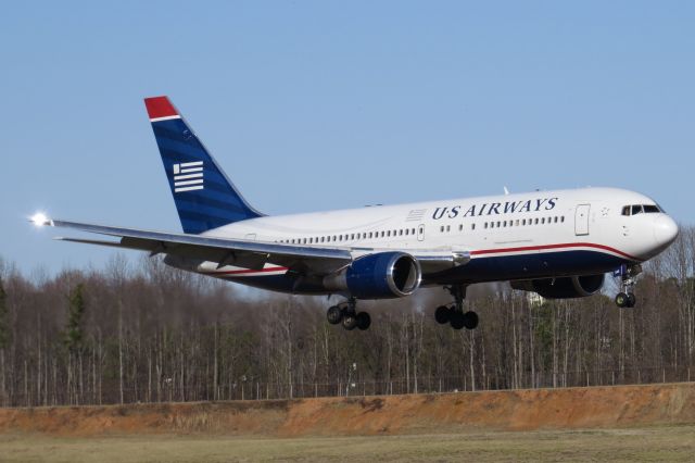 BOEING 767-200 (N245AY) - US Airways 767-200 2/22/14