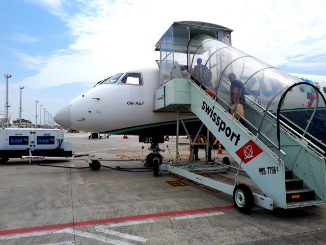 Embraer ERJ-190 (PR-AZC)