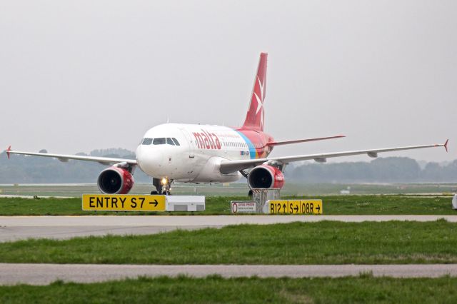 Airbus A320 (9H-AEM)