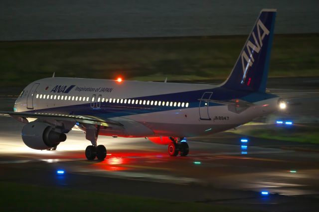 Airbus A320 (JA8947)