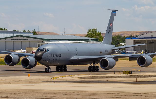 Boeing C-135B Stratolifter (62-3575)