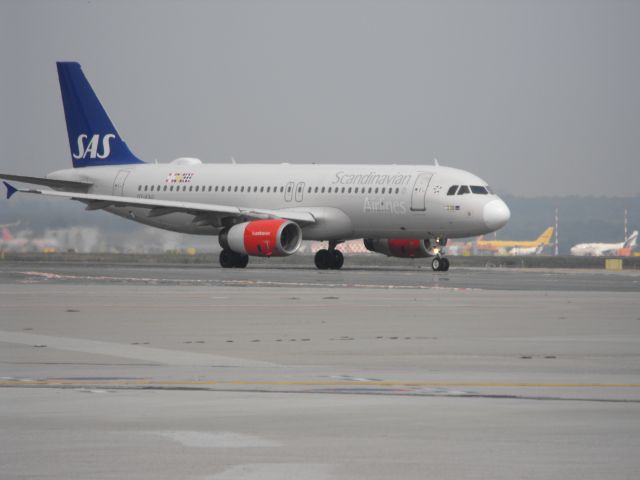 Airbus A320 (OY-KAO)