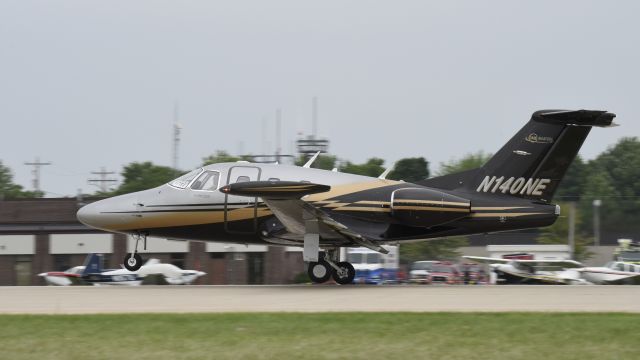 Eclipse 500 (N140NE) - Airventure 2019