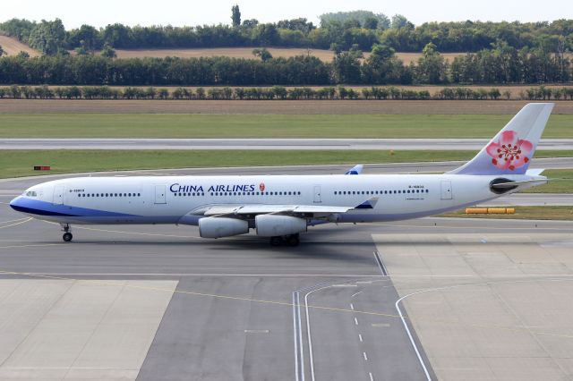 Airbus A340-300 (B-18803)