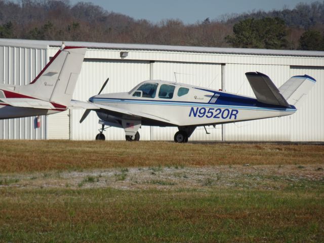 Beechcraft 35 Bonanza (N9520R)