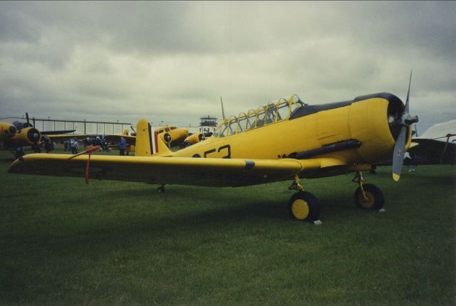 North American T-6 Texan (C-FMKA)