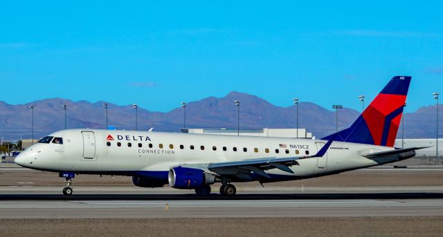 Embraer ERJ 175 (N613CZ) - N613CZ Compass Airlines Embraer ERJ-175LR (ERJ-170-200 LR) s/n 203 - Las Vegas - McCarran International (LAS / KLAS)br /USA - Nevada,  January 18, 2019br /Photo: TDelCoro