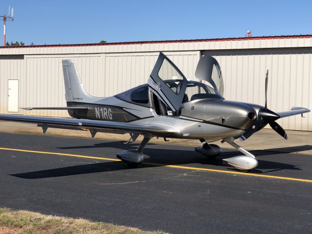 Cirrus SR-22 (N1RG)