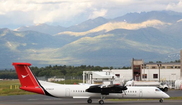 de Havilland Dash 8-400 (N769CP)