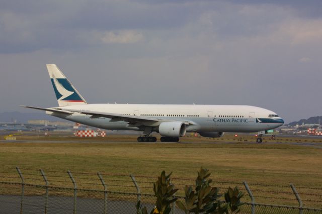 Boeing 777-200 (B-HNA)