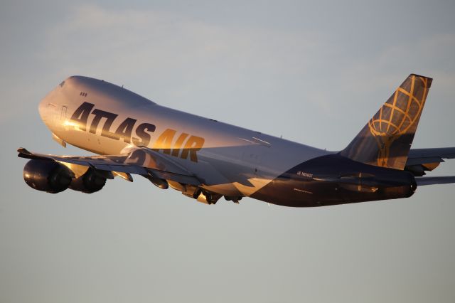 BOEING 747-8 (N856GT)