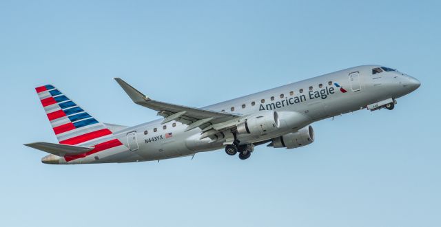 Embraer 170/175 (N443YX)