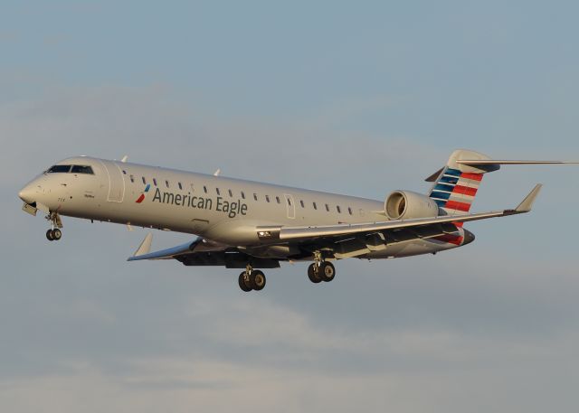 Canadair Regional Jet CRJ-700 (N713SK)