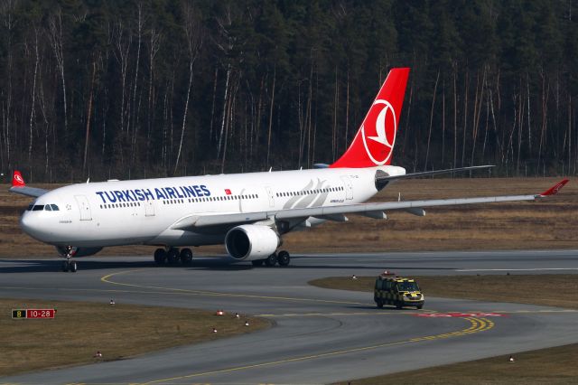Airbus A330-200 (TC-JIO)