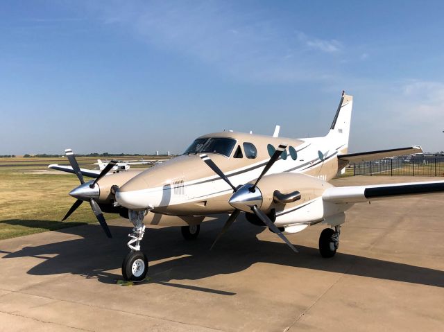 Beechcraft King Air 90 (N110BM)