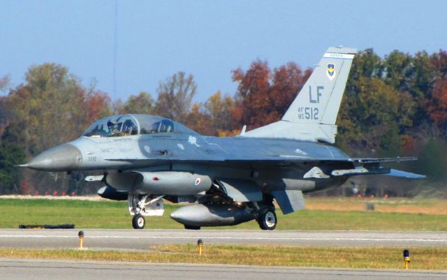 Lockheed F-16 Fighting Falcon — - In Knoxville to perform the flyover for the University of Tennessee homecoming football game.