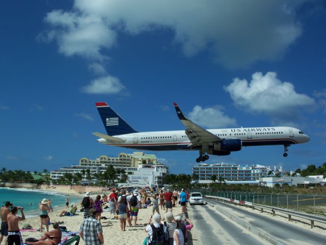 Boeing 757-200 (N206UW) - Landing at St. Maarten