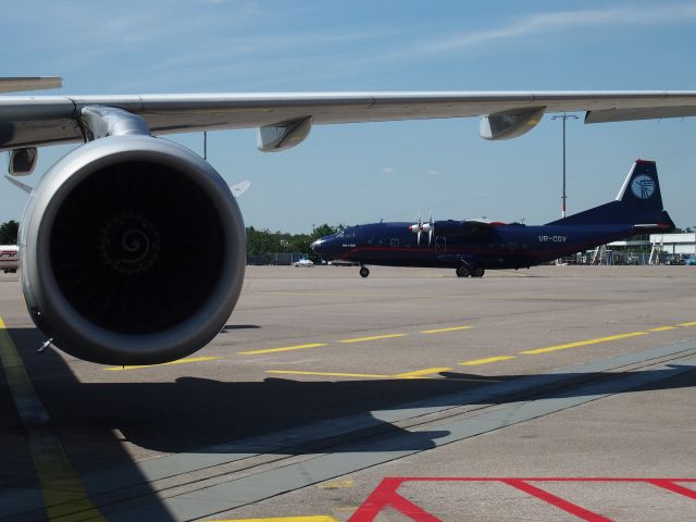 Antonov An-12 (UR-CGV)