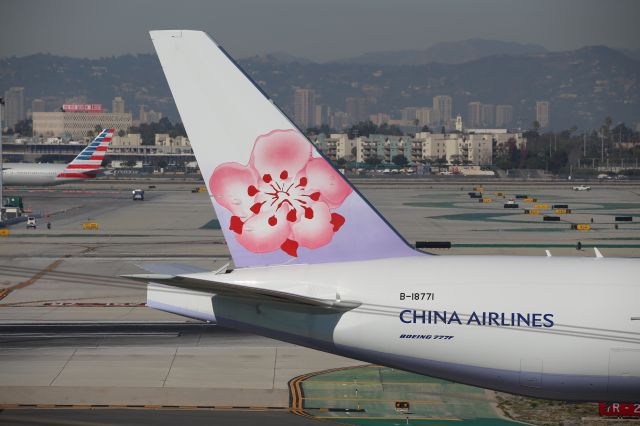 BOEING 777-200LR (B-18771)