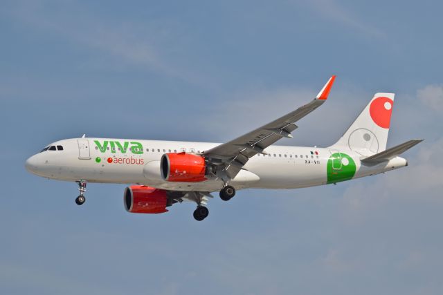 Airbus A320neo (XA-VII) - Airbus A320-271N XA-VII MSN 8474 of VivaAerobus on short final to runway 05R at Mexico City International Airport (06/2019).