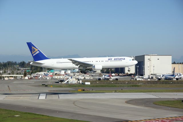 BOEING 767-300 (P4-KEA)