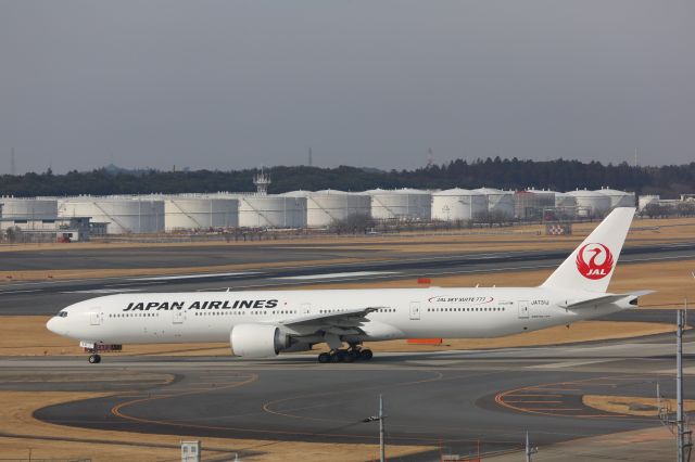 BOEING 777-300 (JA731J)