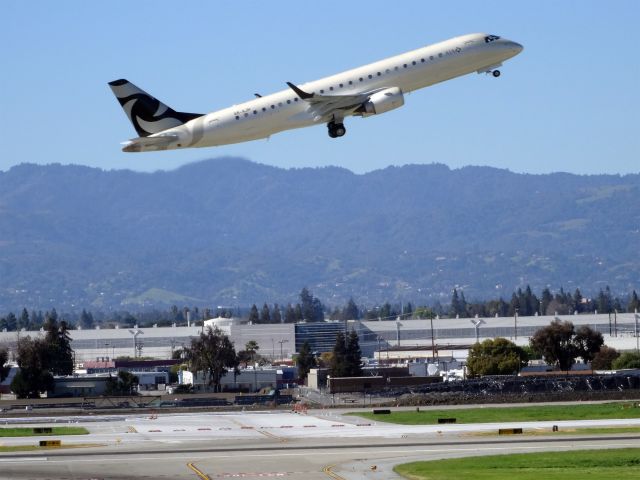 Embraer ERJ-190 (A6-AJH) - A6-AJH of Al Jaber Aviation taking off from KSJCbr /2015-03-01 (LJB106) San Jose (SJC)  - 10:18 