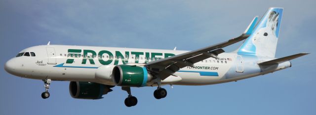 Airbus A320 (N304FR) - Landing on 35L.