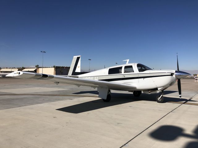 Mooney M-20 (N201LH) - Fueling up