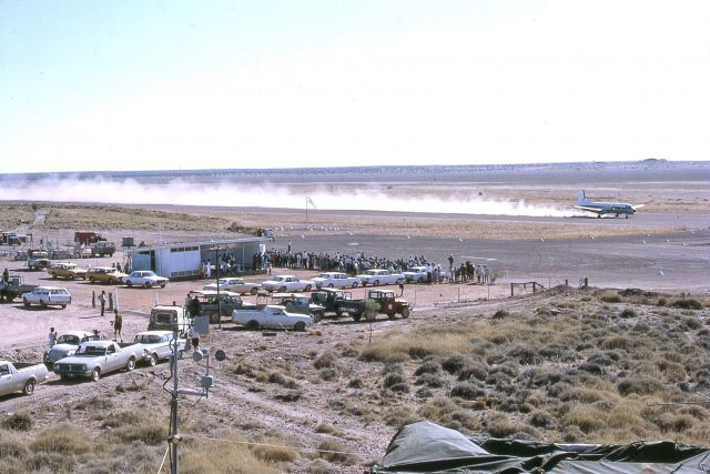 A10595 — - HS 748 landing at Fitzroy Crossing for the Royal visit to Fitzroy Crossing WA by Princess Anne on 15 and 16 October 1972