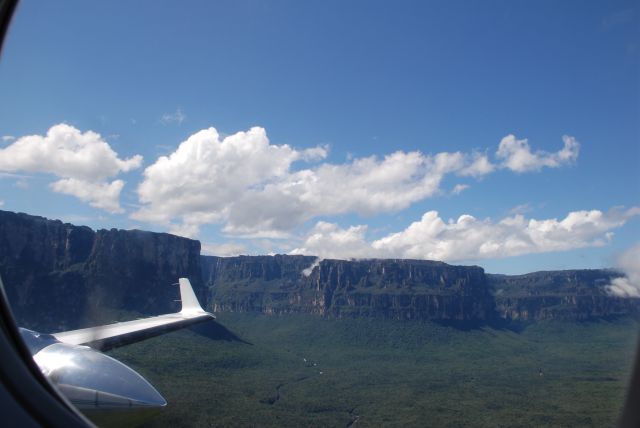 Beechcraft 1900 (YV-188T) - Near Angel Falls