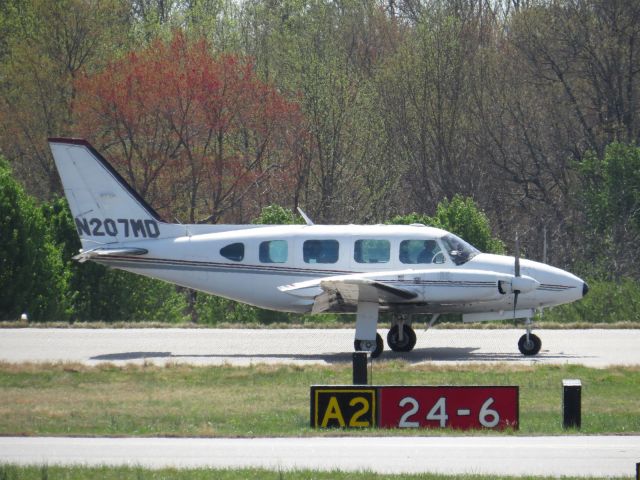 Piper Navajo (N207MD)