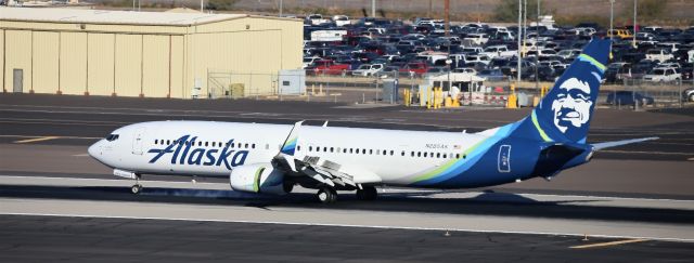 Boeing 737-900 (N285AK) - 28 Dec 18