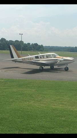 Piper PA-30 Twin Comanche (N8268Y)