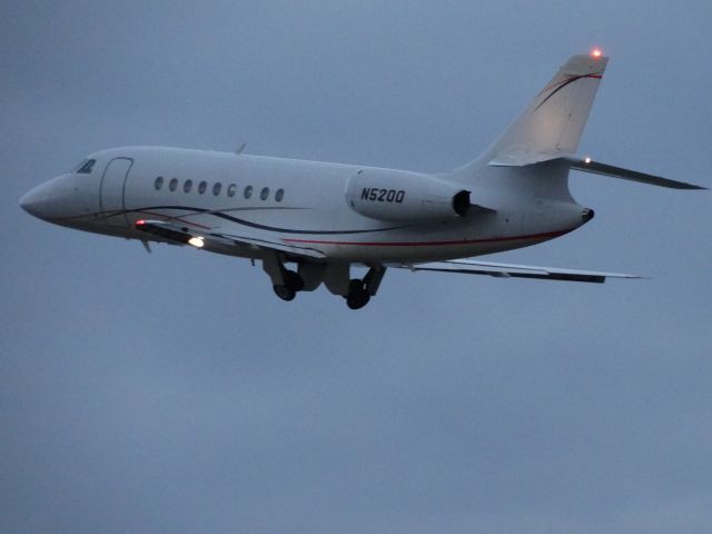 Dassault Falcon 2000 (N5200)