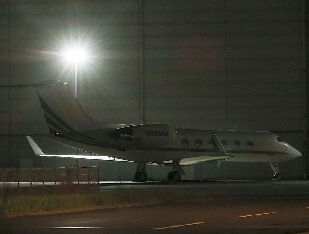 Gulfstream Aerospace Gulfstream IV (N889CG) - I take a picture on Jul 10, 2017.
