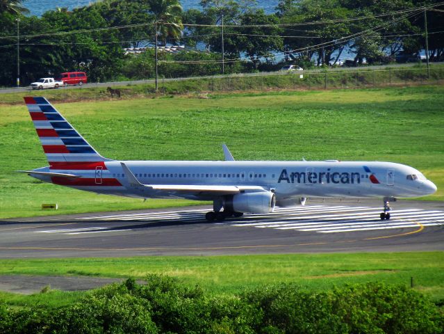 Boeing 757-200 (N186AN)