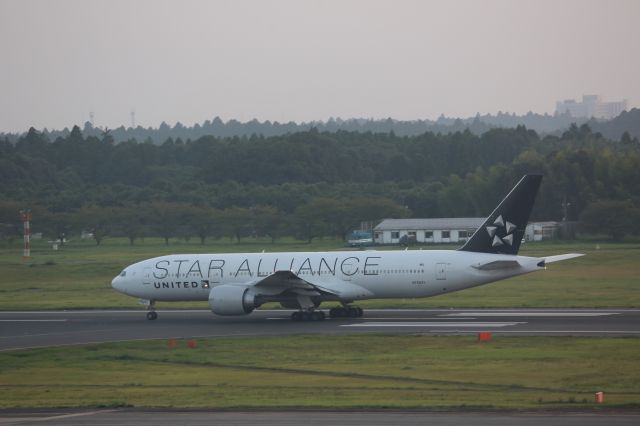 Boeing 777-200 (N76021)