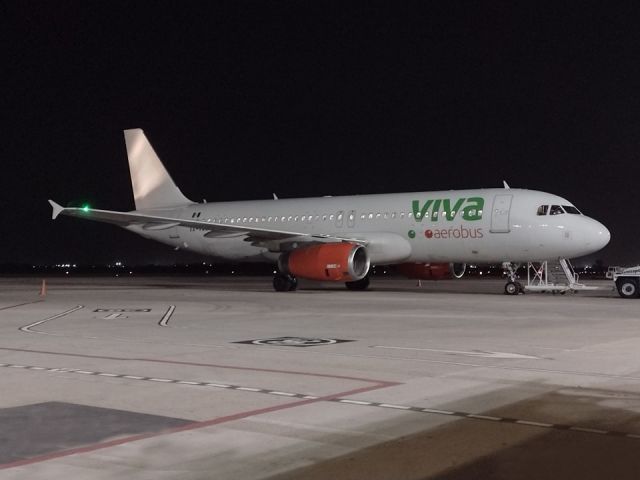 Airbus A320 (XA-VAM)