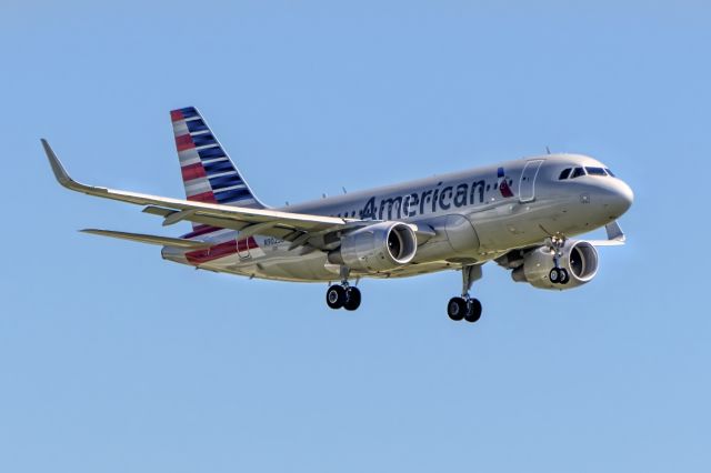 Airbus A319 (N9025B)