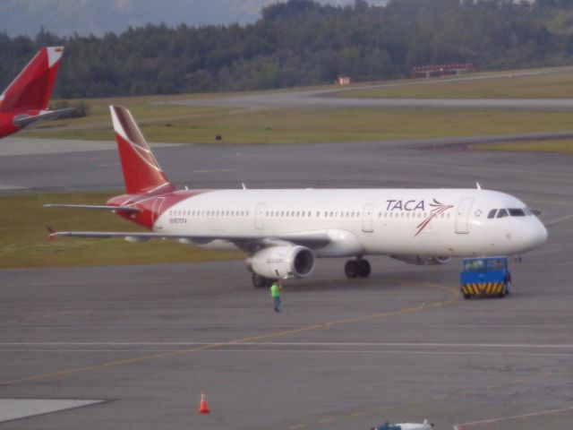 Airbus A321 (N570TA)