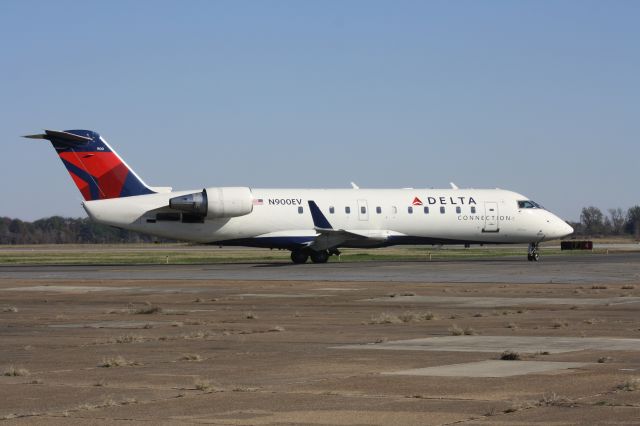 Canadair Regional Jet CRJ-200 (N900EV)