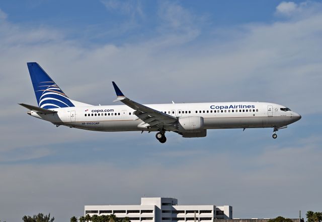 Boeing 737 MAX 9 (HP-9902CMP)