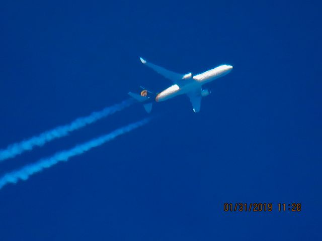 BOEING 767-300 (N337UP)