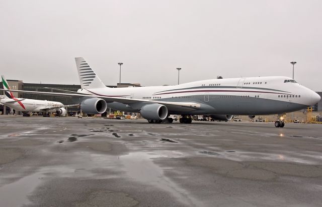 BOEING 747-8 (A7-HBJ) - 09/19/17