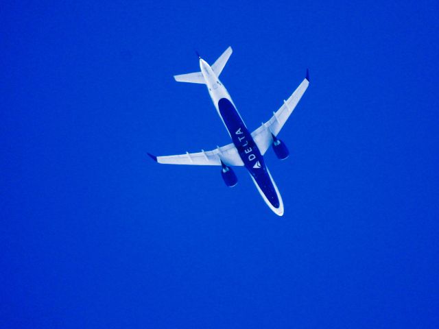 Airbus A220-300 (N319DU) - DAL2341br /IAH-MSPbr /12/11/2024