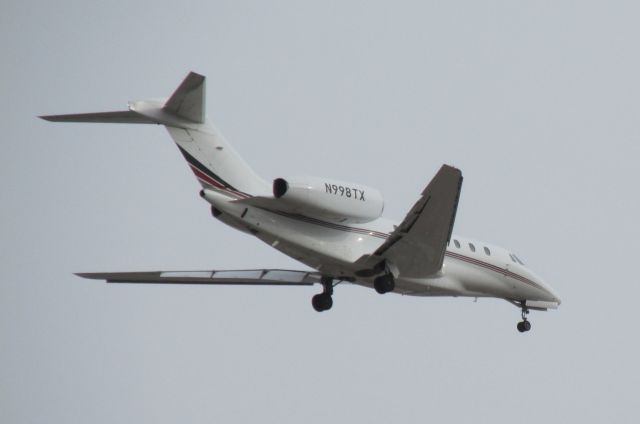 N998TX — - Final approach to Wiley Post over Northwest Expressway, OKC, OK