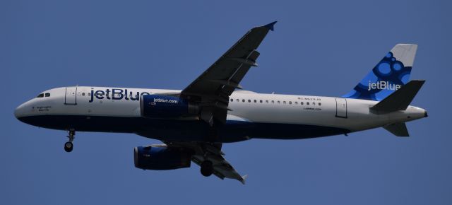 Airbus A320 (N629JB)